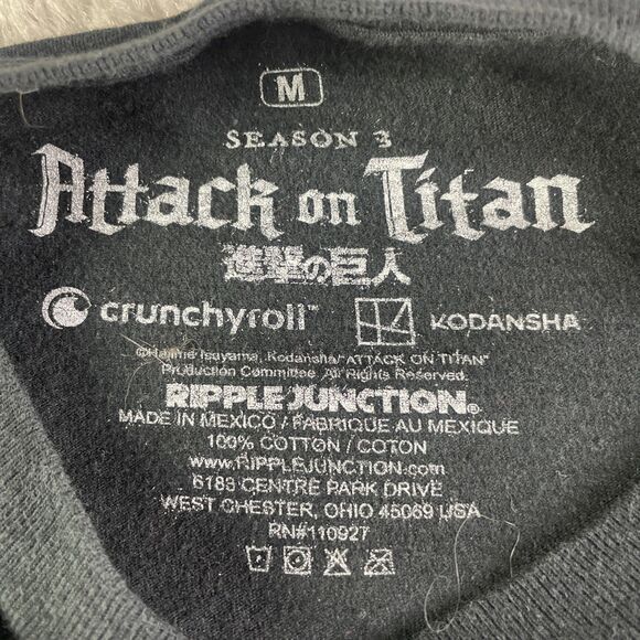 Attack On Titan Shirt Mens Medium Black Captain Levi Anime Manga Season 3 AoT - Picture 7 of 7